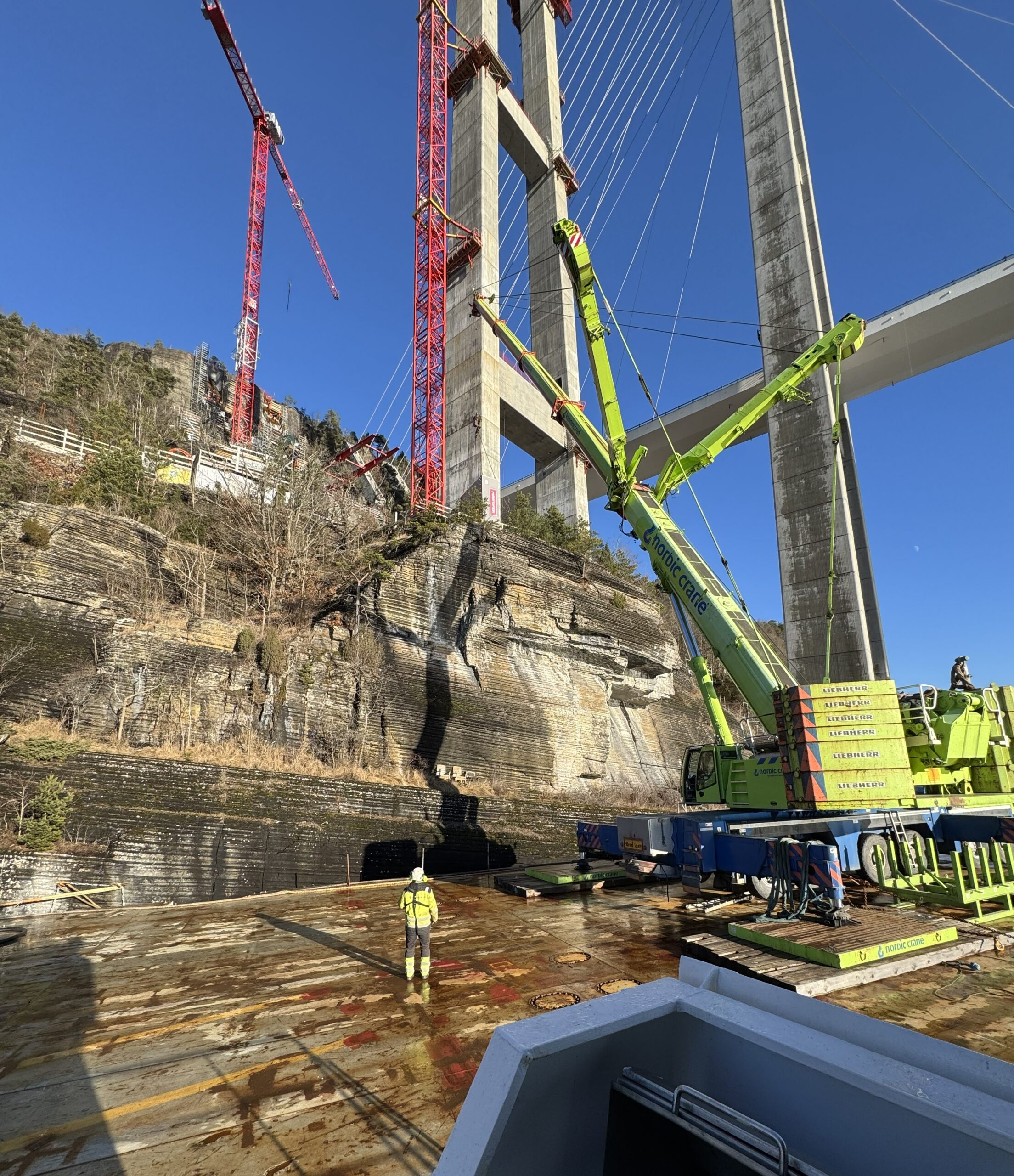 Read more about the article Storløft til nye Grenlandsbroa